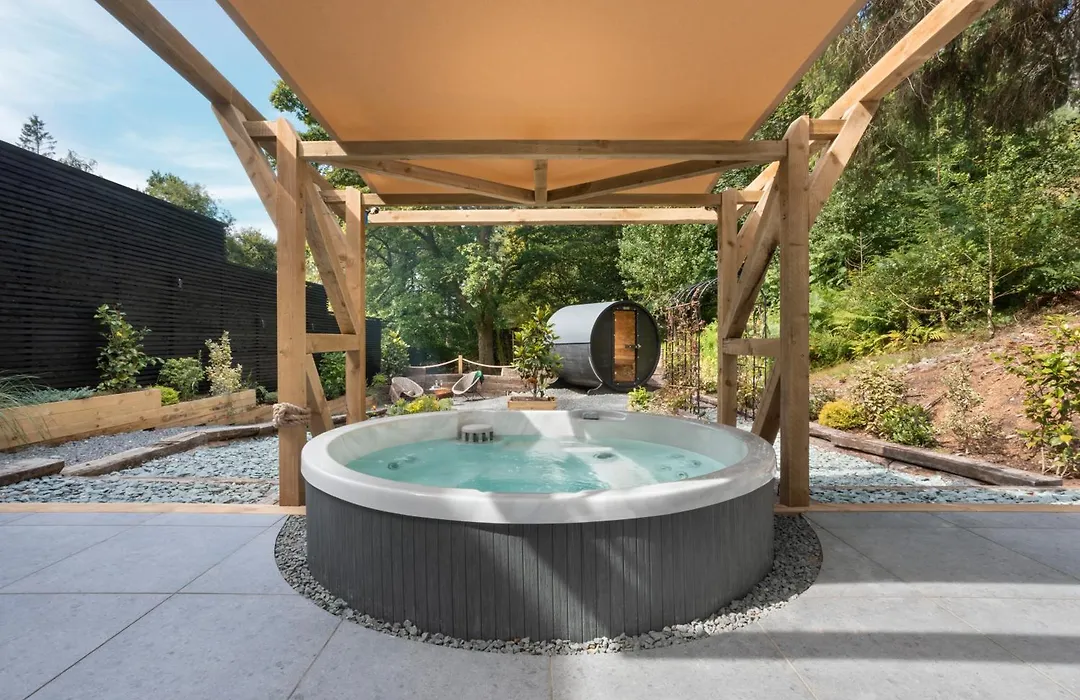 Aphrodites Group - Luxury Hot Tub Suites In Central Lake District!-1